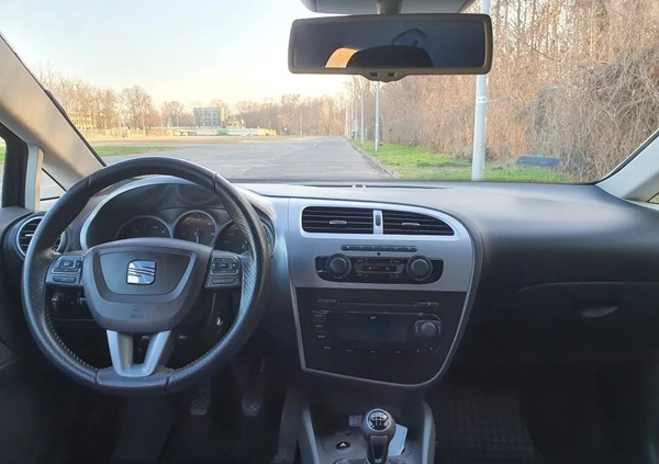 Seat Leon cena 19900 przebieg: 254000, rok produkcji 2010 z Warszawa małe 92